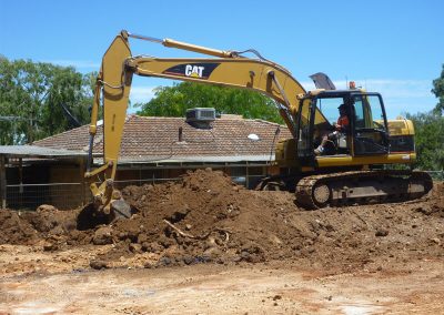 Gunia Plant Hire use advanced Caterpillar excavators for large scale excavation and earth moving jobs in SA